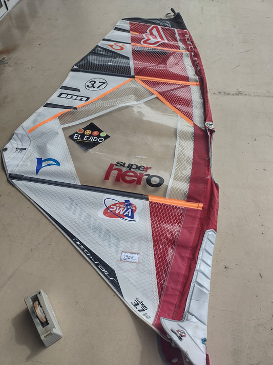 Vela Fanatic North Sails modelo Super Hero de 3.7
